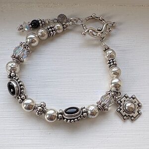 Swarovski Crystal NWT Sterling Silver and Black onyx Beaded Bracelet,with cross